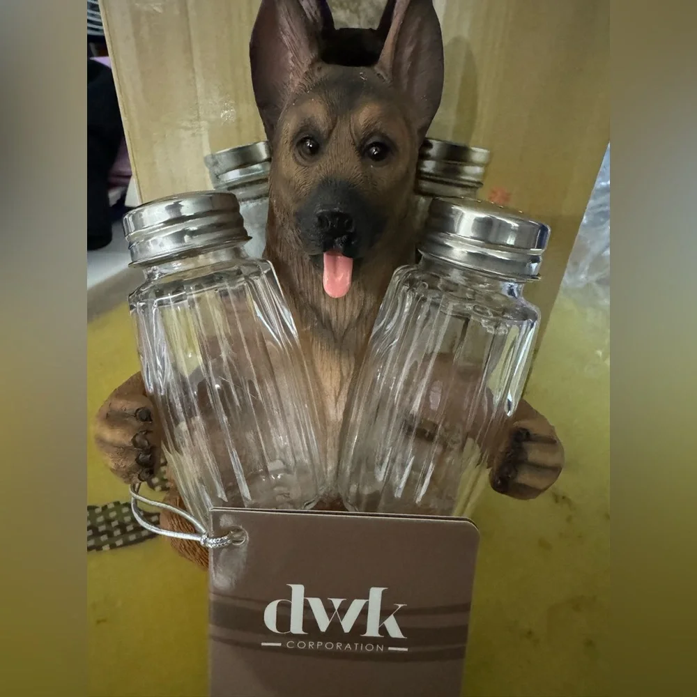 Shepherd Spice dog Salt and Pepper Shaker Holder - Super Cute - NIB/NWT